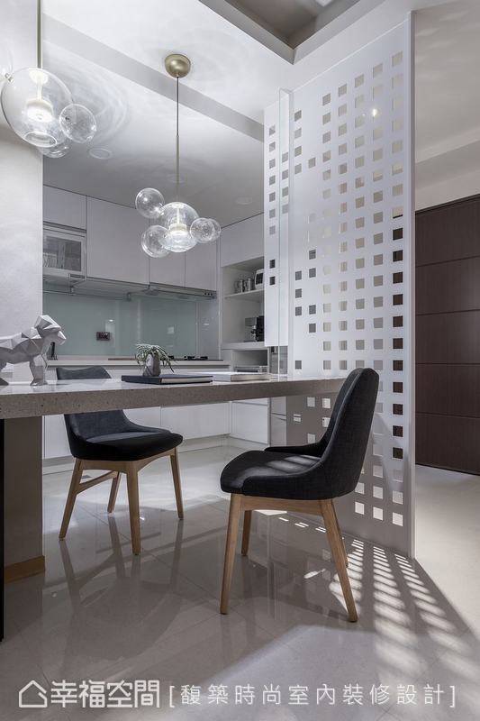 混搭 三居 装修设计 餐厅图片来自幸福空间在56平，拥抱 舒适居家生活的分享