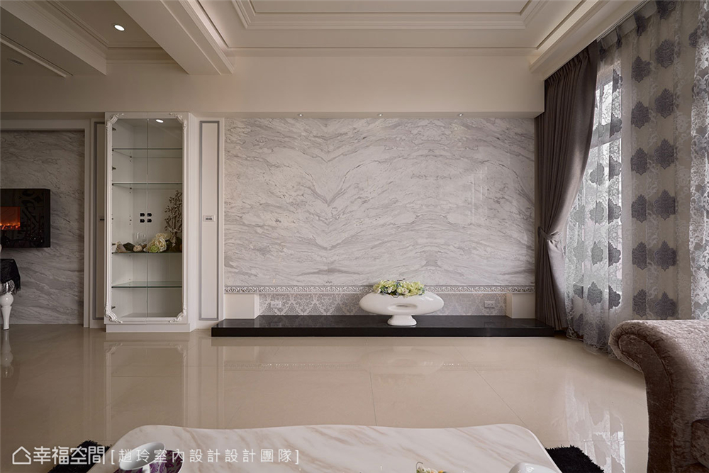 别墅 装修设计 新古典 混搭 客厅图片来自幸福空间在281平，时尚美型 新古典混搭的分享