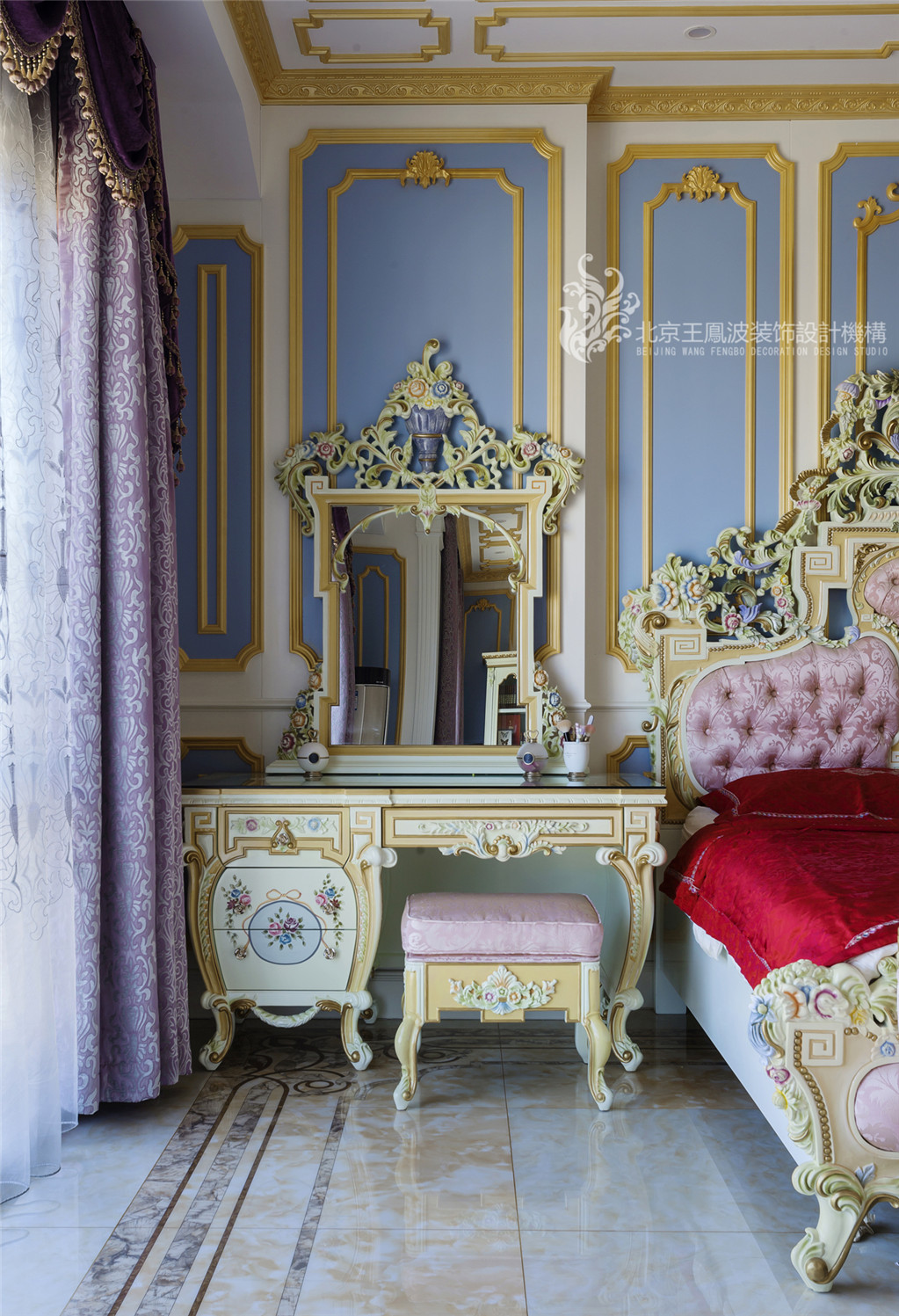 卧室图片来自王凤波设计机构在法式风格别墅碧桂园的分享