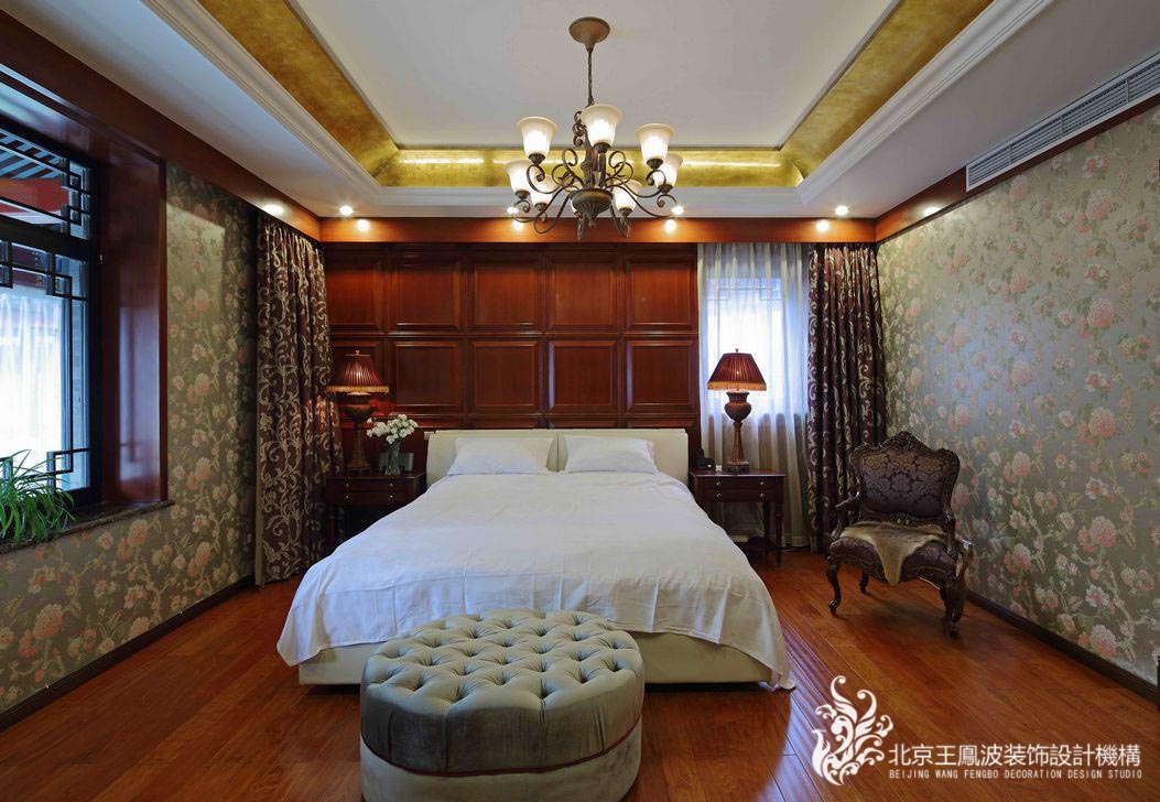 卧室图片来自王凤波设计机构在中式别墅设计：晴翠园的分享