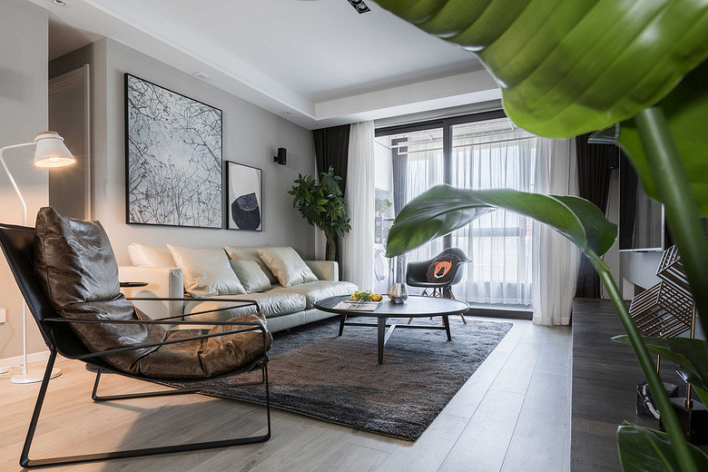 客厅图片来自家装大管家在106平现代淡雅3居 慵懒舒适生活的分享