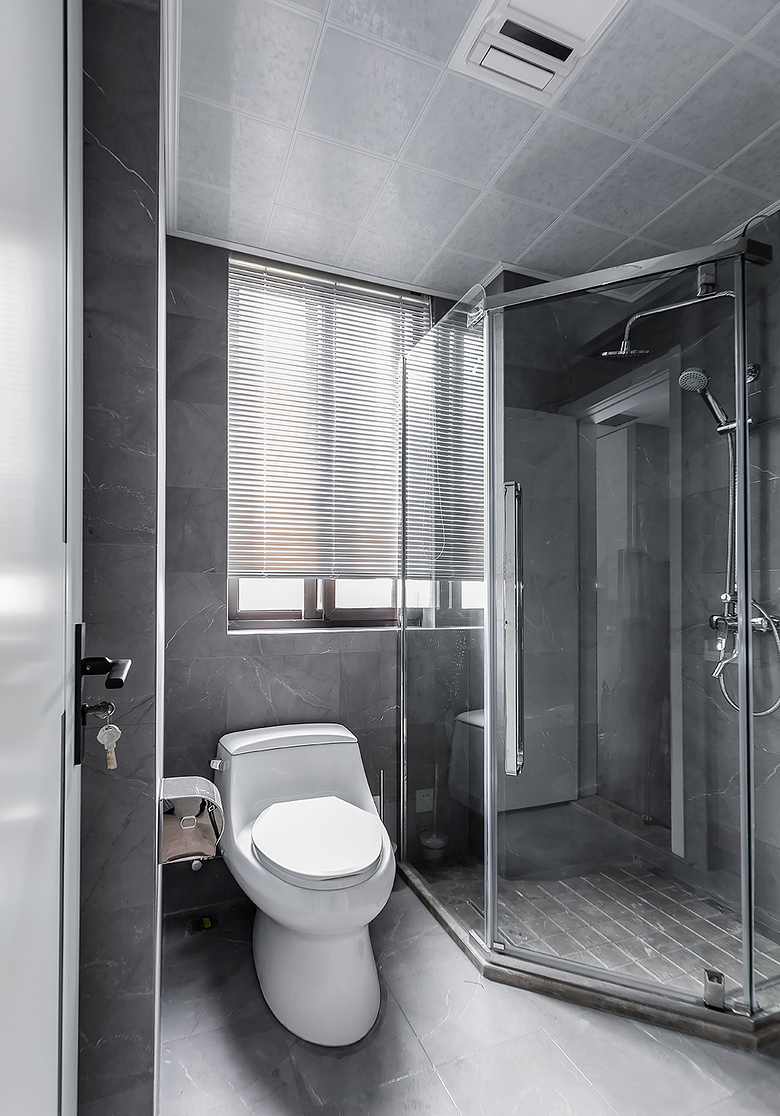 卫生间图片来自家装大管家在130平撞色现代3居 时尚优雅活力的分享