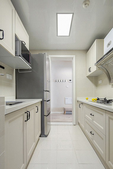 厨房图片来自家装大管家在129平现代简约3居 大气雅致舒适的分享