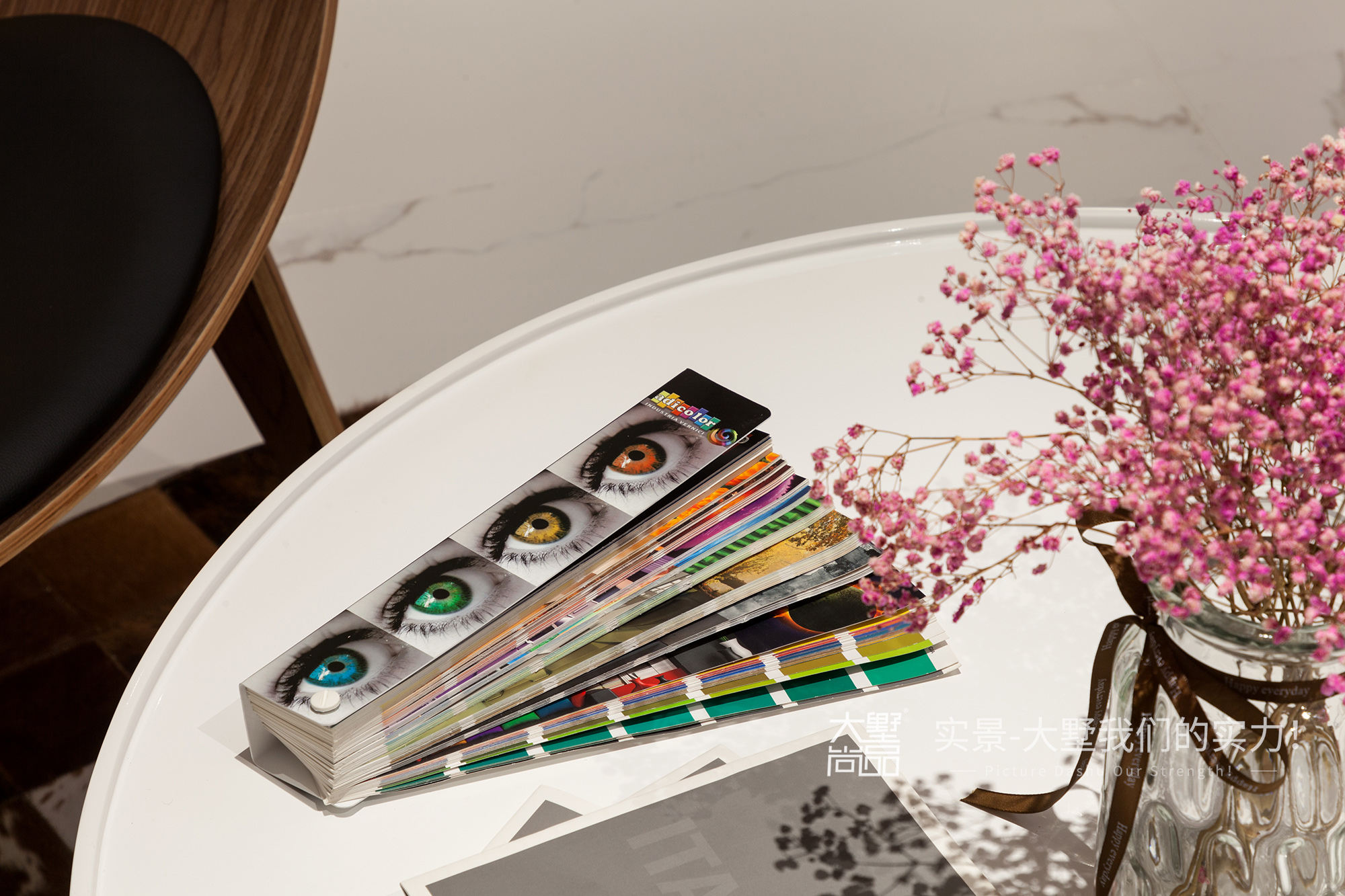 客厅图片来自大墅尚品-由伟壮设计在现代轻奢风涂料店『ADIcolor』的分享