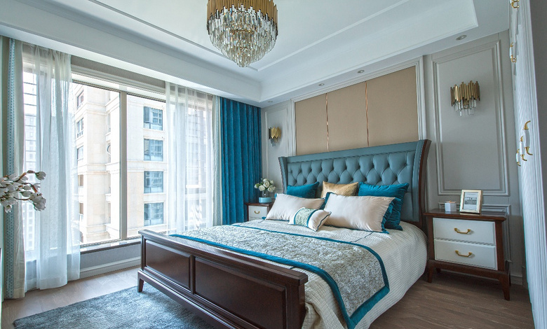 卧室图片来自家装大管家在140平轻奢美式3居 雅致舒适融合的分享
