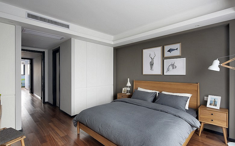 卧室图片来自家装大管家在120平现代时尚3居 鲜明利落视觉的分享