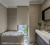 卫浴空间
木石元素同样延伸至卫浴空间，并保留小面窗景，使泡澡时能顺便欣赏景致放松身心。