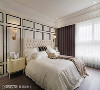 主卧房
主卧房以珍珠白色为基底，铺叙巧克力砖造型的黑色线板，展现端庄典雅的香奈儿时尚氛围。