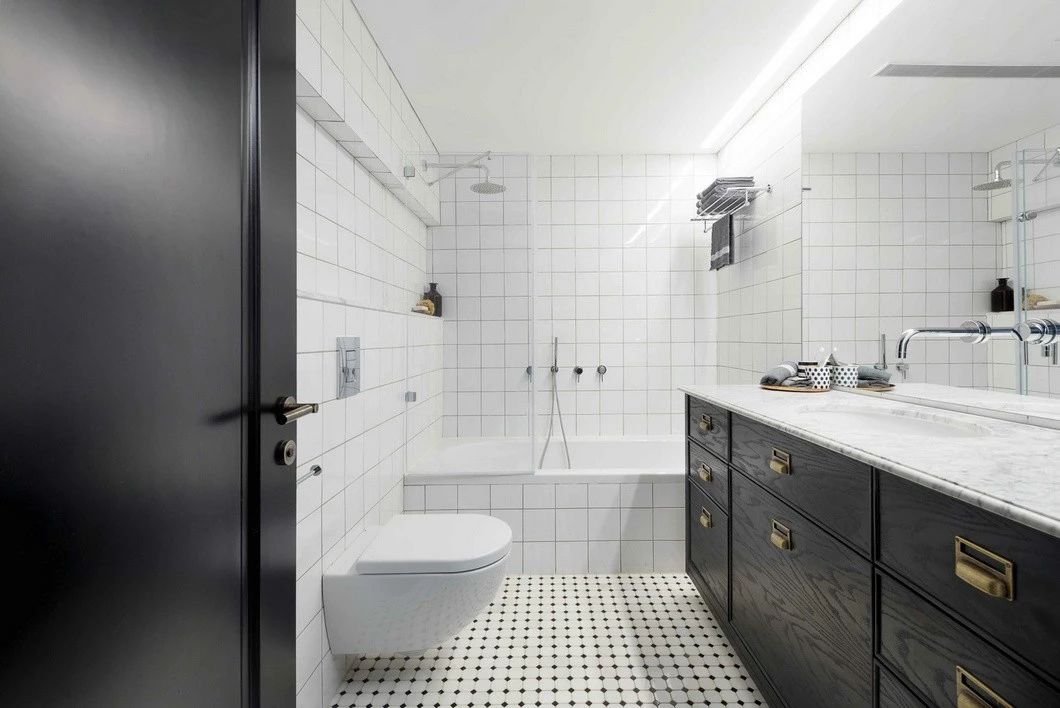 现代 黑色 简约 别墅 联排 半包 全案设计 全包 卫生间图片来自鹏友百年装饰在高级黑的家，到底有多酷！的分享