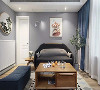 沙发墙面长度一般，选择体量较小的沙发，配合其它软装使空间简洁自然