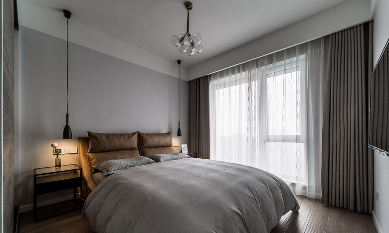 卧室图片来自家装大管家在108平现代时尚3居 营造慵懒氛围的分享