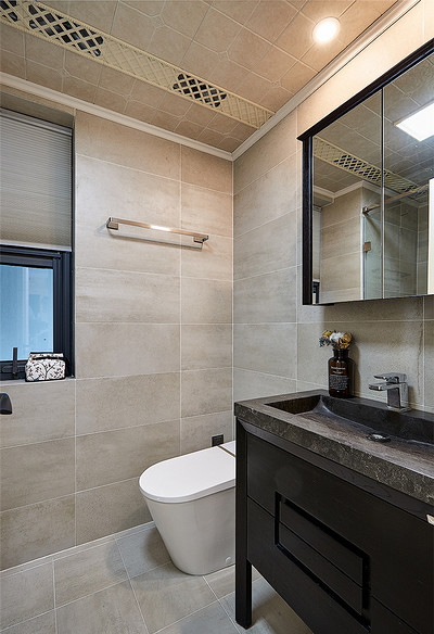 卫生间图片来自家装大管家在105平美式现代3居 给人幸福舒适的分享