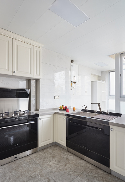 厨房图片来自家装大管家在97平轻奢美式空间 精致优雅质感的分享