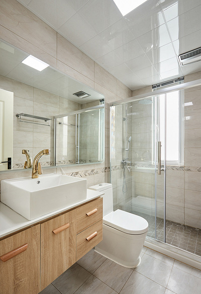 卫生间图片来自家装大管家在97平轻奢美式空间 精致优雅质感的分享