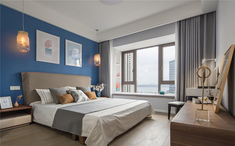 卧室图片来自家装大管家在舒适为主 92平现代简约温馨空间的分享