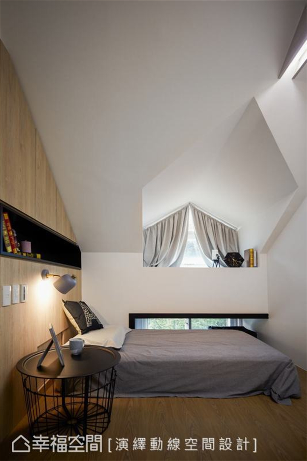 卧室图片来自幸福空间在139平， 北欧分层斜角屋的分享