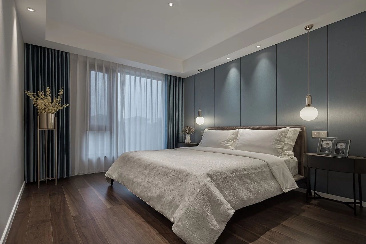 卧室图片来自鹏友百年装饰在现代风私宅设计的分享