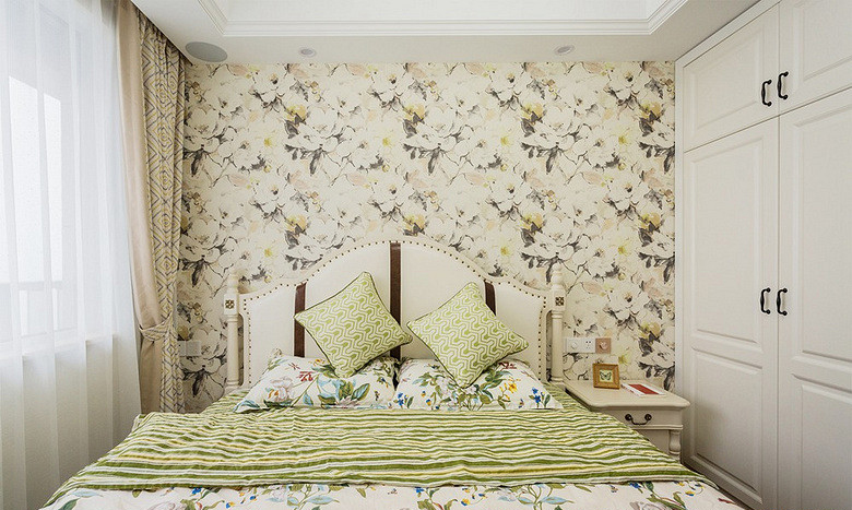 卧室图片来自家装大管家在白茶清欢 98平美式简约温馨空间的分享