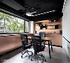 简洁美学
运用仿铜美耐板的明快色调，加上展示层架的轻巧线条，勾勒主管办公室的简洁与朝气。