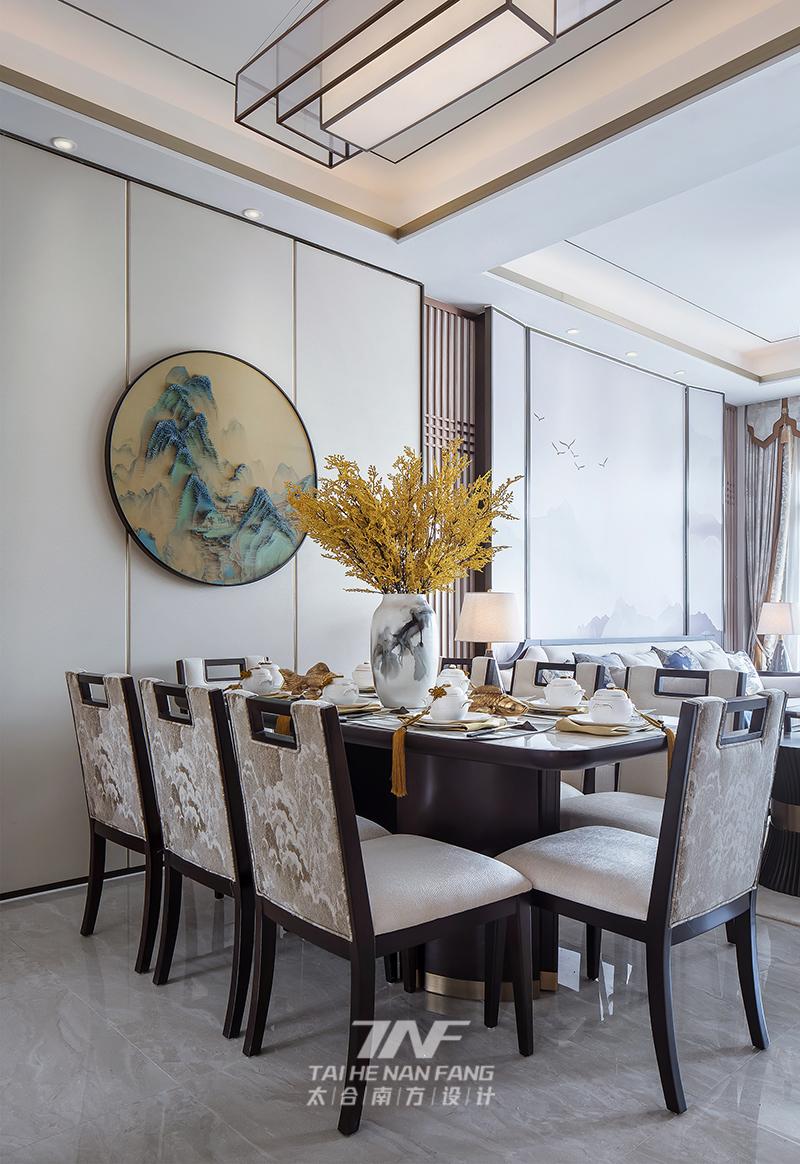 王五平设计 样板房设计 餐厅图片来自王五平设计在广西钟山彰泰城--雅奢东方的分享