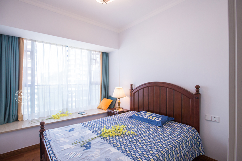 卧室图片来自深圳浩天装饰在掬月半山165平方简欧风格的分享