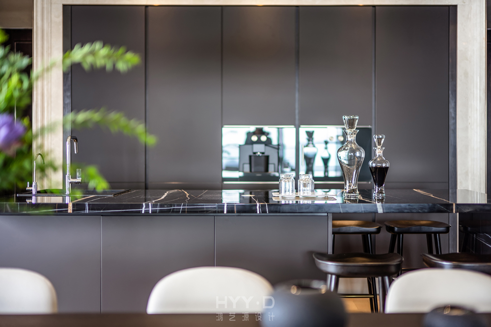 新中式 大平层 厨房图片来自郑鸿在新天鹅堡私宅设计|轻奢新中式的分享