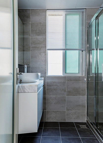 卫生间图片来自家装大管家在舒适的家 78平简约现代时尚空间的分享