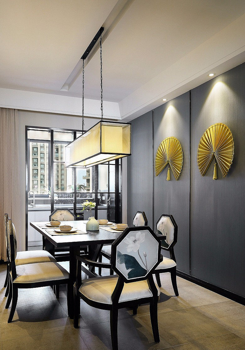 餐厅图片来自家装大管家在典雅时尚 146平新中式格调3居室的分享