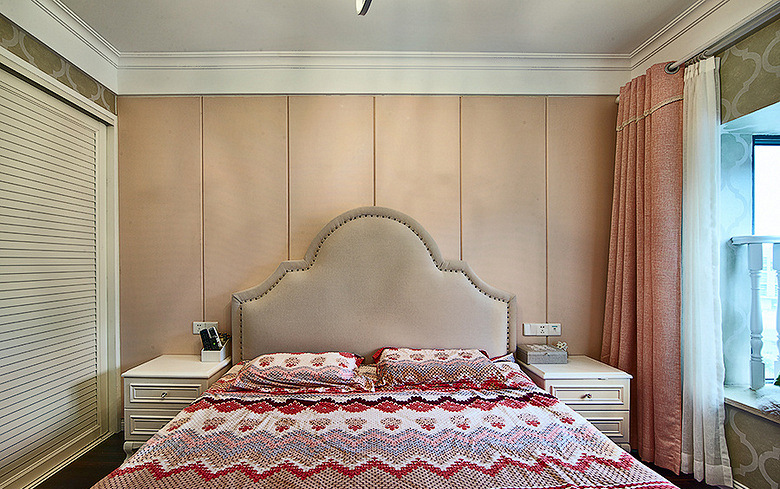 卧室图片来自家装大管家在110平美式温馨3居 颜值实用齐全的分享