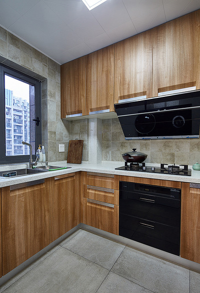 厨房图片来自家装大管家在123平简洁现代3居 实用精致生活的分享