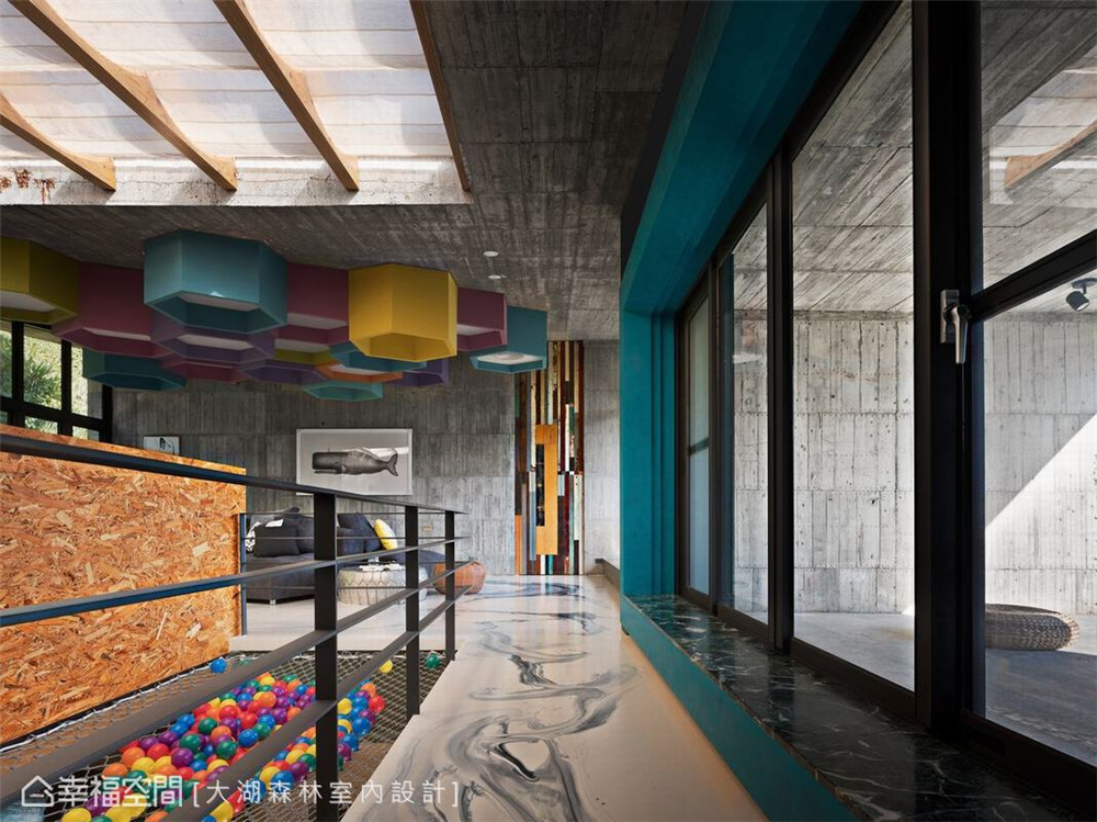 装修设计 装修完成 别墅 客厅图片来自幸福空间在311平，轻触大地 （建筑篇）的分享