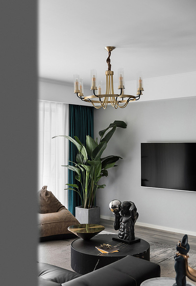 客厅图片来自家装大管家在110平深色系现代3居 经典黑白灰的分享
