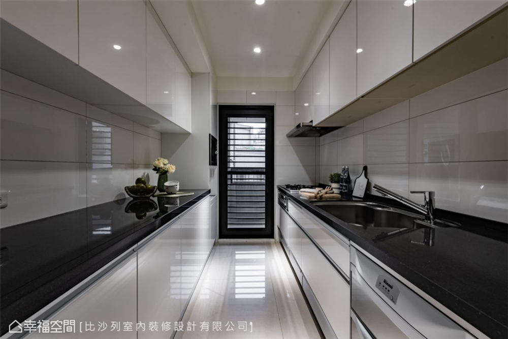 装修设计 装修完成 现代风格 厨房图片来自幸福空间在179平，内敛奢华大气宅的分享