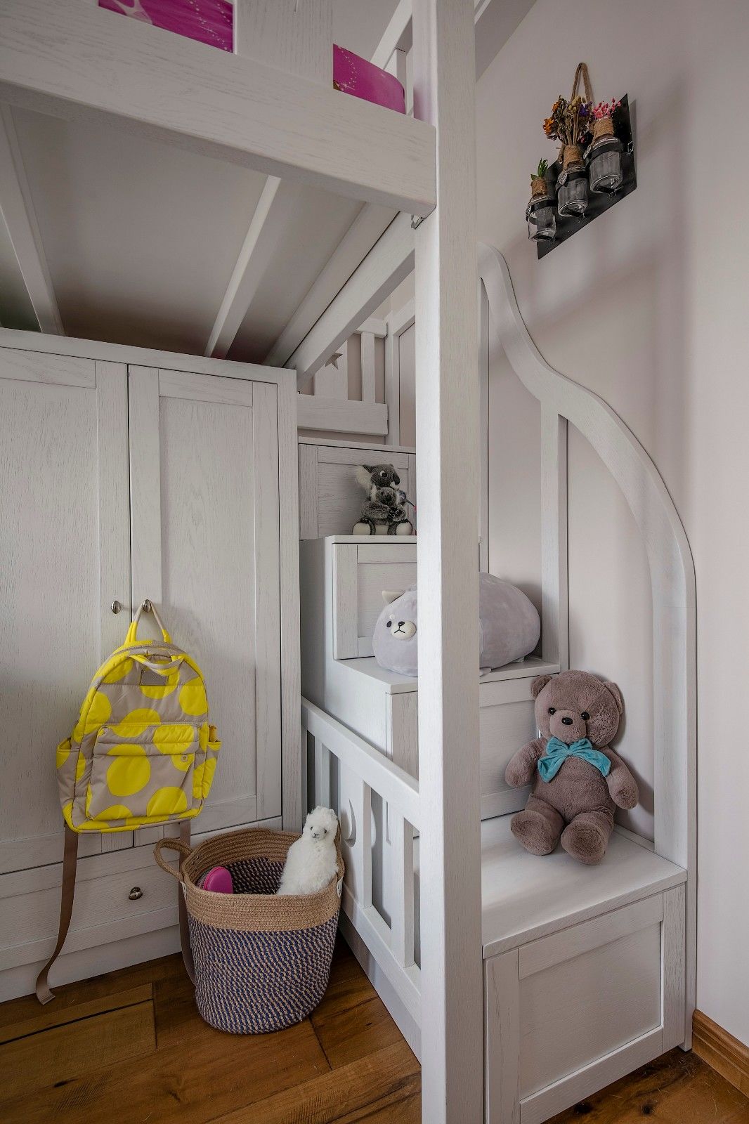 简约 白领 收纳 旧房改造 儿童房图片来自今朝小伟在家，暖暖的色调刚好的分享