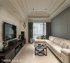 电视墙设计
蔡岳儒设计师选用银狐大理石铺叙电视墙，营造宛如豪宅的气韵，更展现出屋主的生活品味。