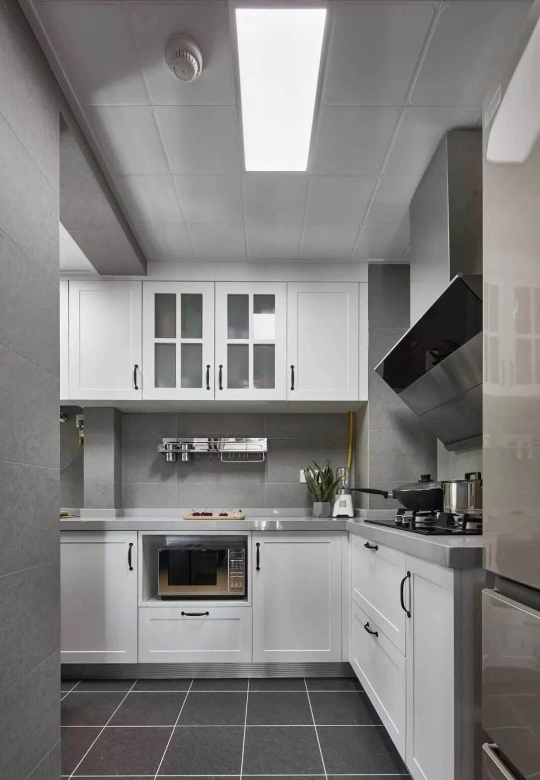 欧式 二居 白领 收纳 旧房改造 80后 小资 厨房图片来自今朝小伟在灰色北欧式风格的分享