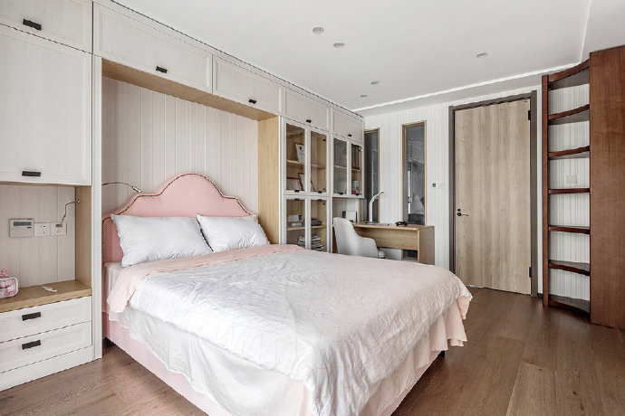 二居 白领 收纳 旧房改造 80后 小资 卧室图片来自今朝小伟在极致精美的一套优秀住宅空间设计的分享