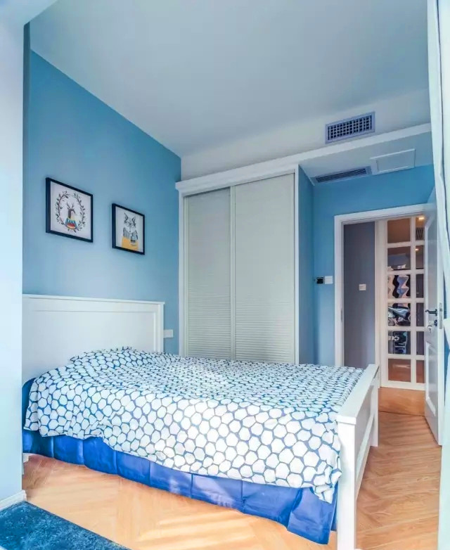 二居 混搭 白领 收纳 旧房改造 80后 小资 卧室图片来自今朝小伟在港馨东区93平米现代混搭设计的分享
