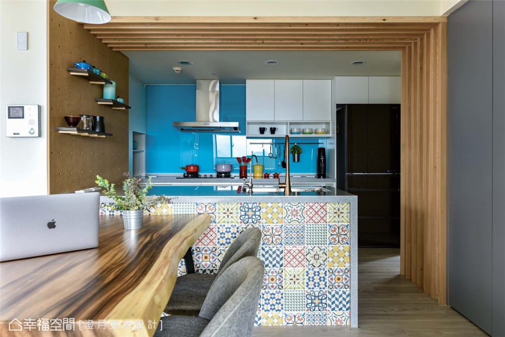 装修设计 装修完成 混搭风格 厨房图片来自幸福空间在99平,空气感跳色缤纷新婚宅的分享