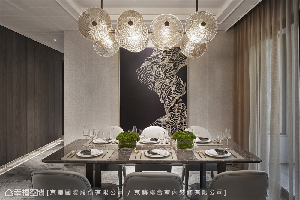 装修设计 装修完成 现代风格 餐厅图片来自幸福空间在205平，微奢美学渲染一室高雅的分享