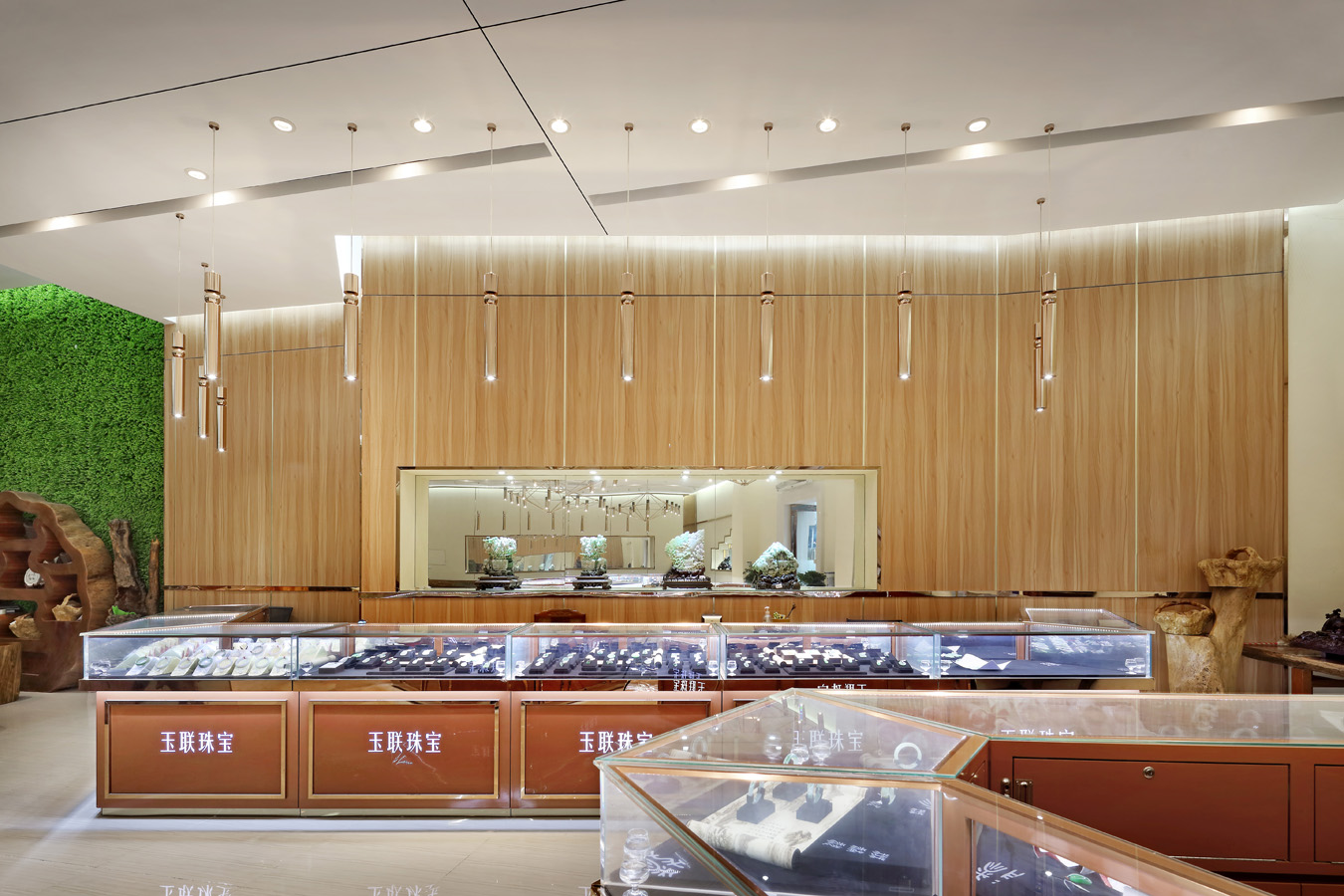 其他图片来自文华东方工程设计在文华权设计-玉联珠宝展厅的分享