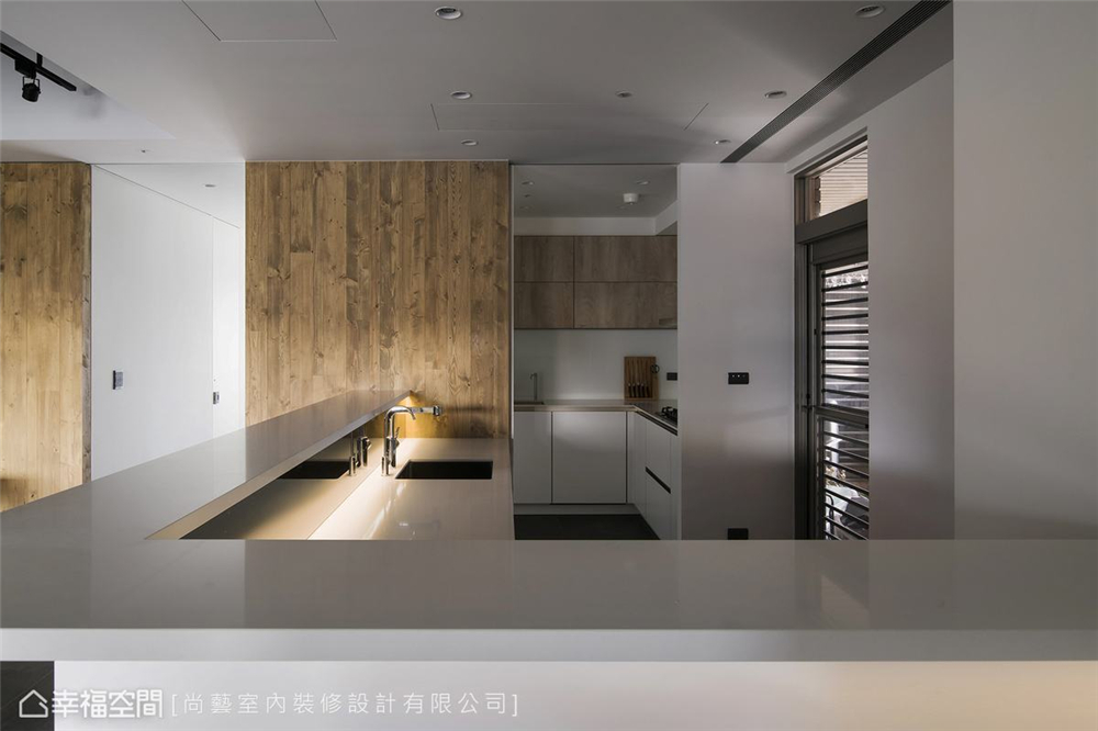 装修设计 装修完成 现代风格 休闲多元 厨房图片来自幸福空间在192平，自然况味现代宅的分享