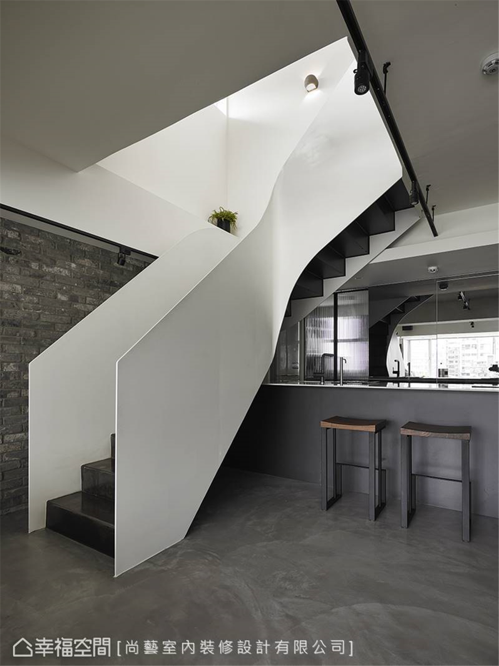 装修设计 装修完成 现代风格 休闲多元 楼梯图片来自幸福空间在159平，简约现代人文居所的分享