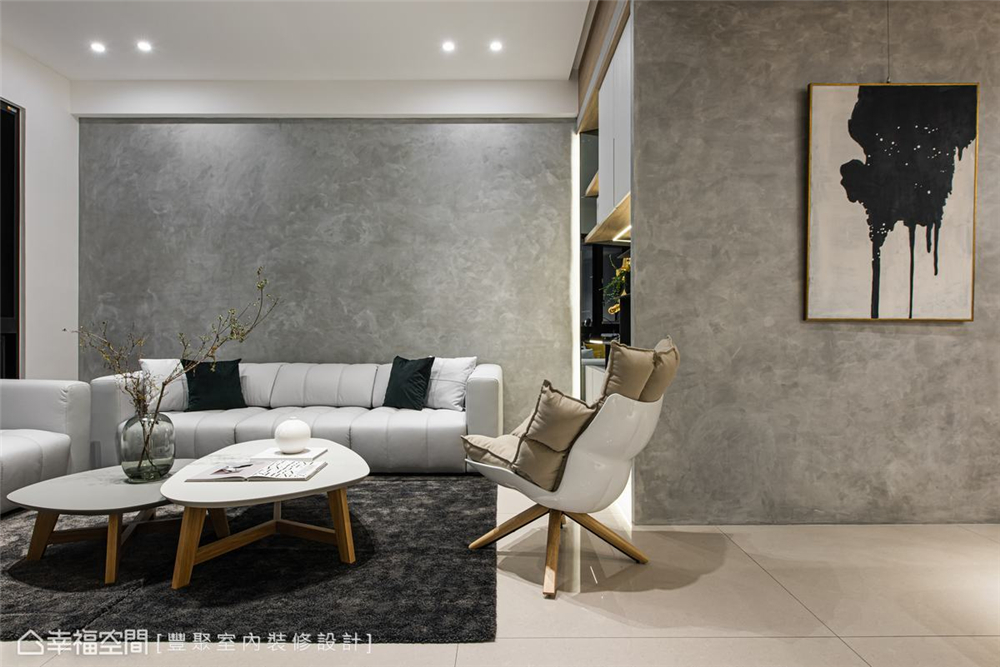 装修设计 装修完成 现代风格 别墅 客厅图片来自幸福空间在443平，时尚乐活宅连系三代情的分享