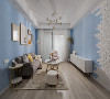客厅整体用天蓝色进行装点，让空间显得自然而清新，背景墙加以白色文化砖装饰，将“天空”放到了眼前，营造舒适而温馨居家氛围。