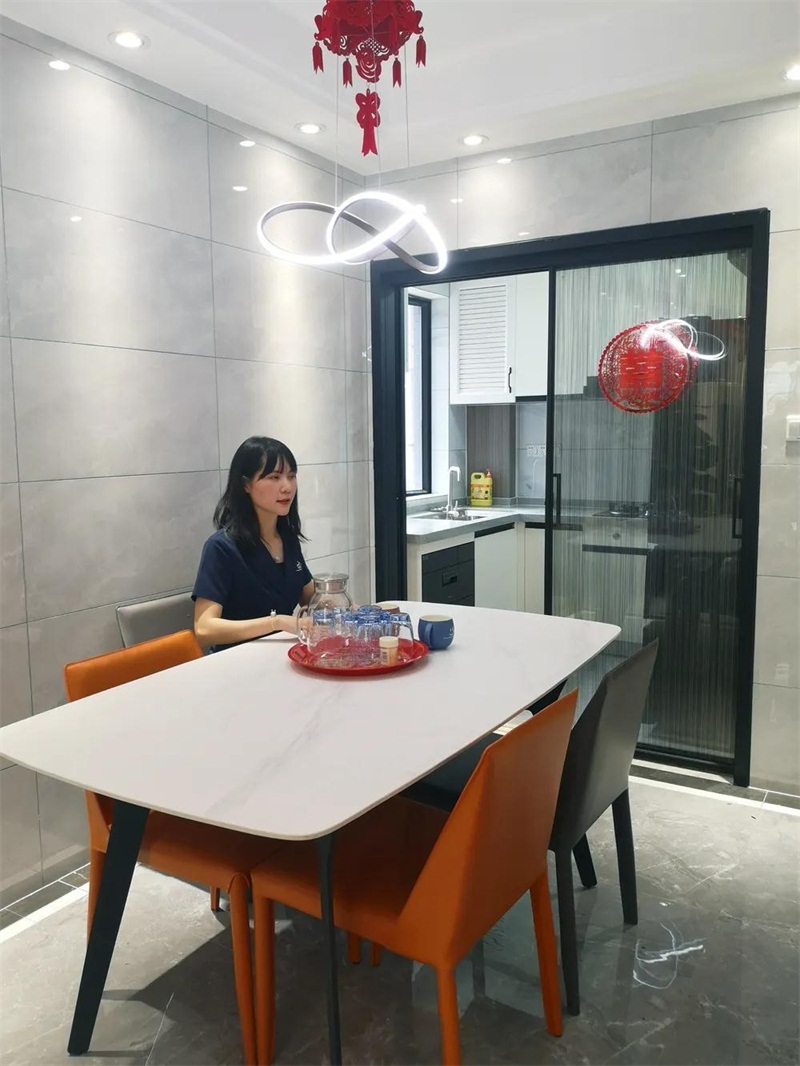 三居 现代简约 餐厅图片来自富轩怡家在富轩怡家90㎡现代三房简约风格的分享